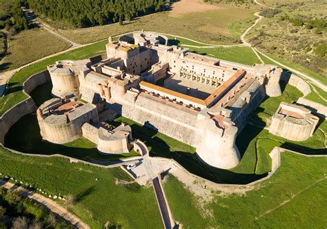 Bienvenue à la forteresse de Salses